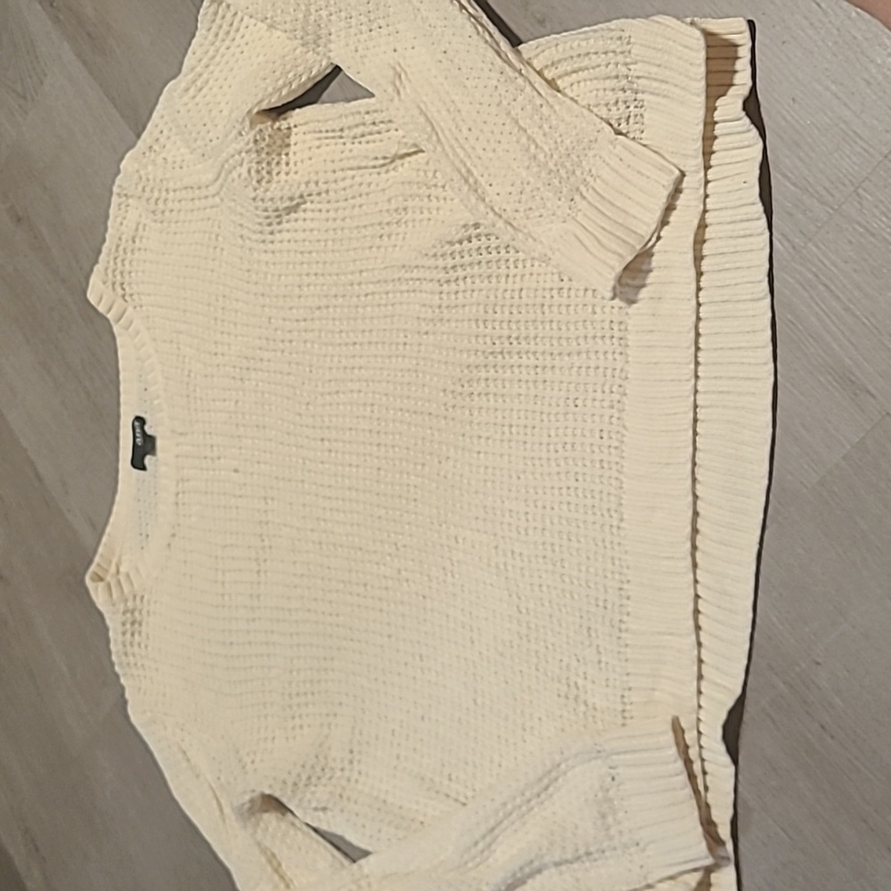 A2. Cream pullover sweater. Size XL
